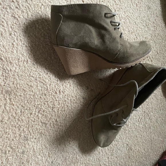 Women’s heels - Picture 2 of 4